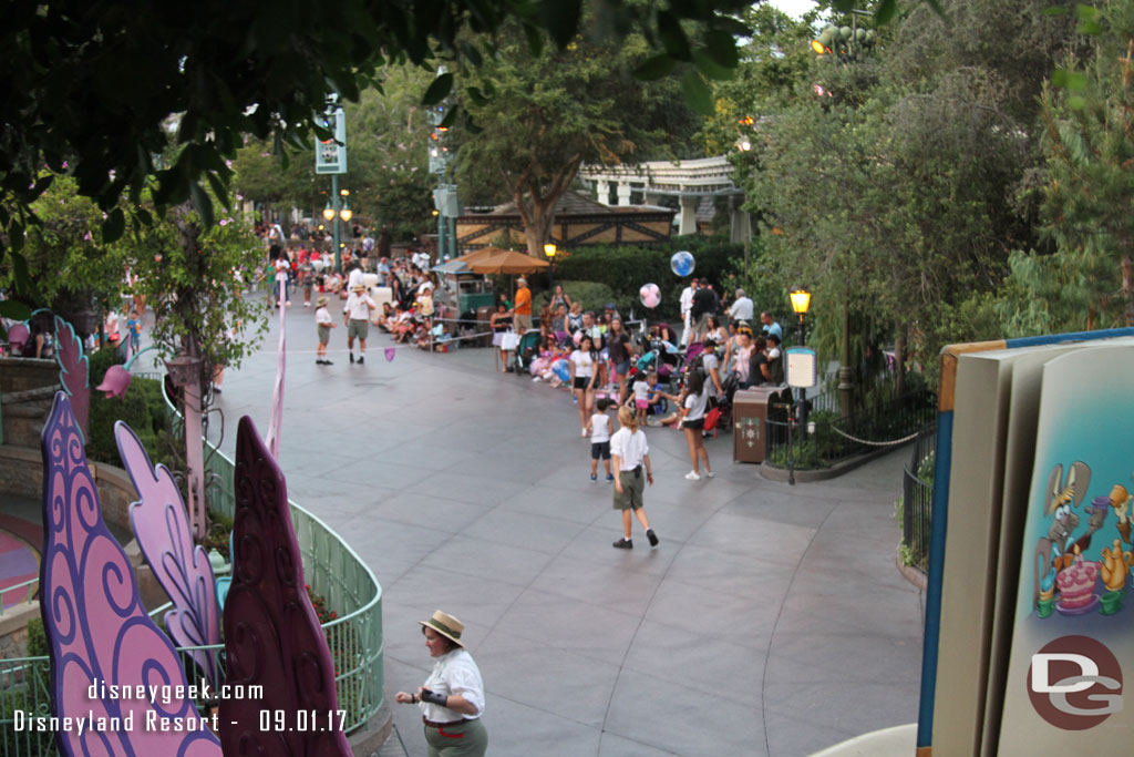 The crowds were waiting for the second Soundsational of the day, since there is no nighttime parade there is a 7pm Soundsational on weekends.