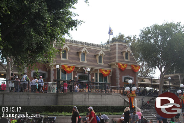 The Disneyland Railroad queue stretched back toward the steps still.