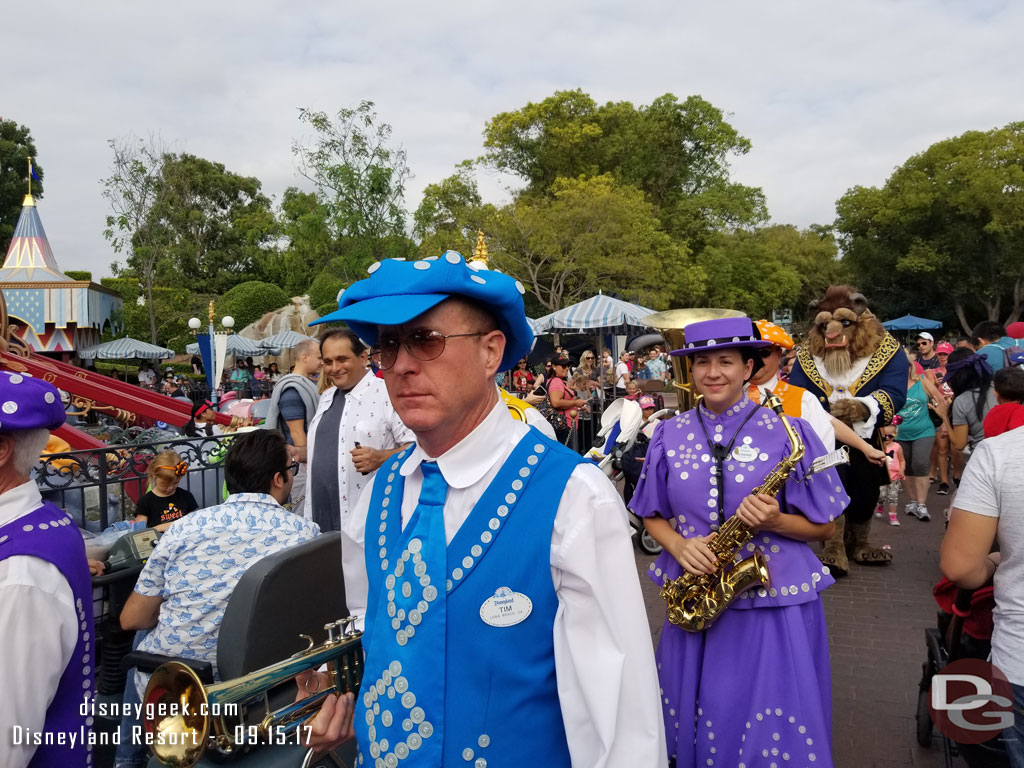 Crossed paths with the Pearly Band