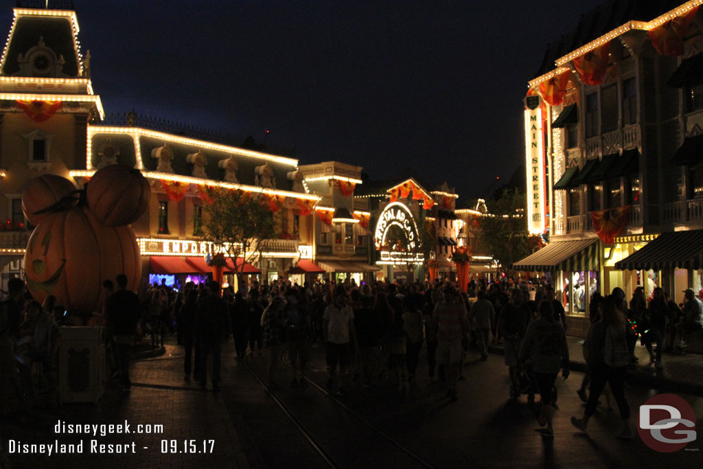 Arrived in Town Square at 7:30pm.. 10 minutes before my 6:40-7:40 FastPass window closed..