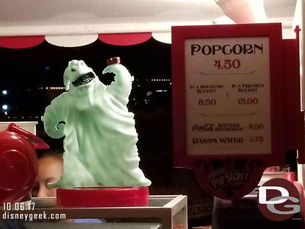 Oogie Boogie popcorn buckets available on Paradise Pier too.. the line here was substantially shorter than on Buena Vista Street and at Disneyland.