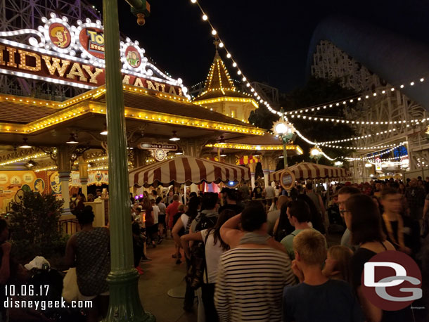 The FastPass return for Toy Story was really backed up.  It filled the queue and stretched out to the walkway.. I looked at this and decided to skip my FastPass.