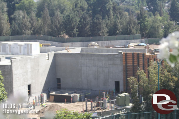 Not a lot of visible progress on the concrete building, but next to it electrical equipment has been installed and a form is up to connect the wall to the building.