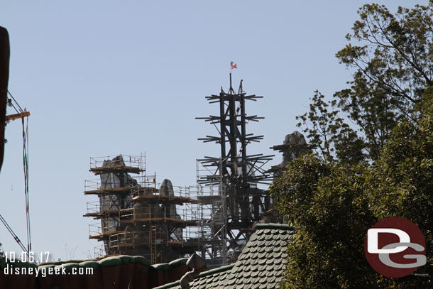 A check of Star Wars: Galaxy's Edge mountains from Toon Town.