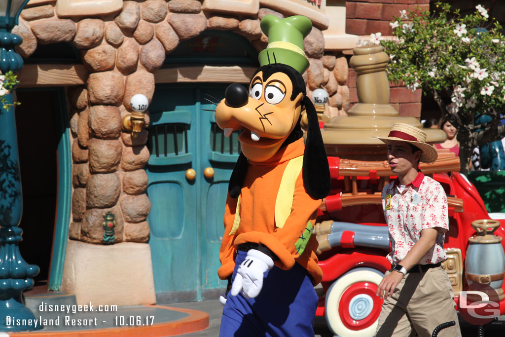 Goofy out for a stroll in Toon Town.