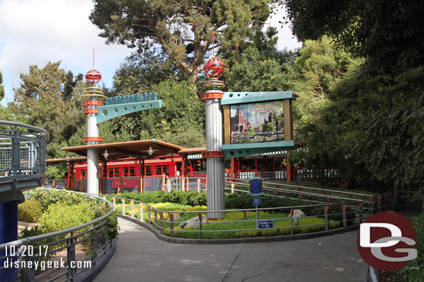 Wow no wait at the Tomorrowland Train Station. Main Street was out in the extended queue.