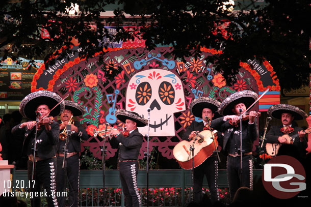 A Mariachi band performing in Paradise Gardens