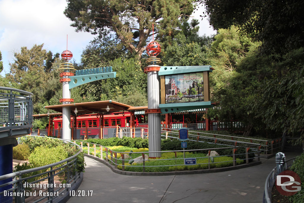 Wow no wait at the Tomorrowland Train Station. Main Street was out in the extended queue.