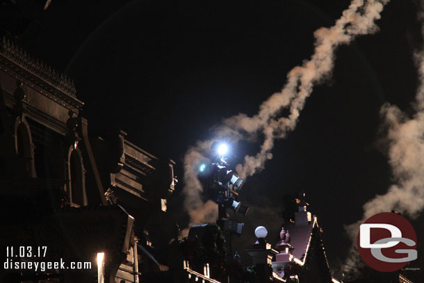 Made my way back to Main Street for Remember Dreams Come True.  During the show one of the work lights came on.  After a couple minutes the lights were retracted since it seemed they could not get it to turn off.