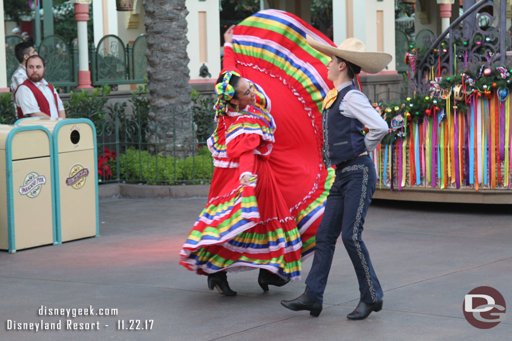 Time for Viva Navidad street party