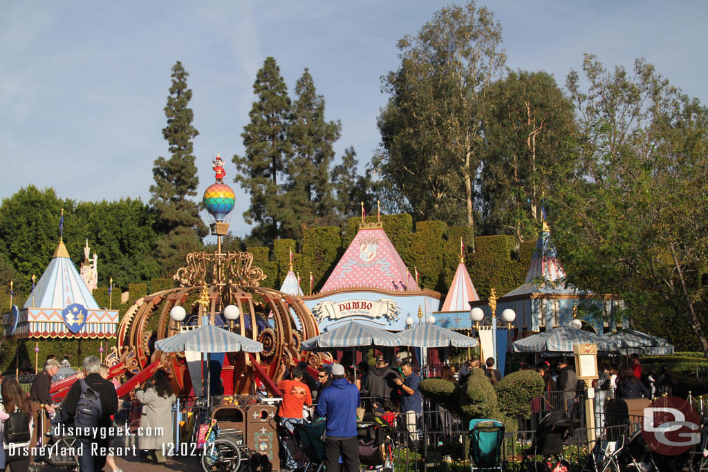 Passing through Fantasyland.. a look at Dumbo.