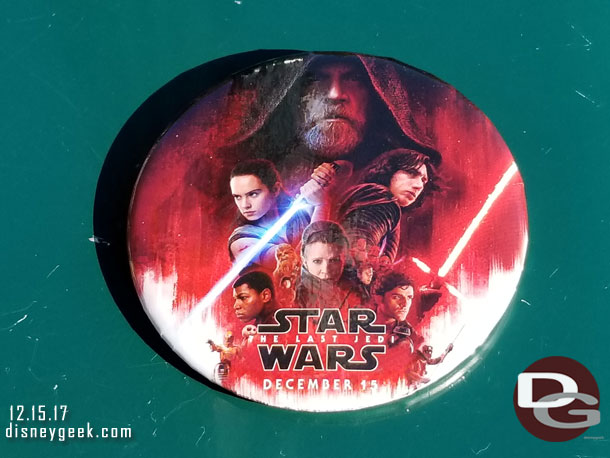 As you entered the park you were given a Star Wars: The Last Jedi button to commemorate opening day.