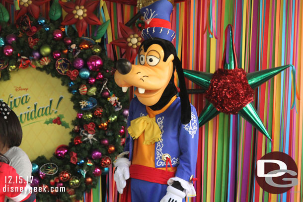 Goofy greeting guests as part of the Viva Navidad celebration.
