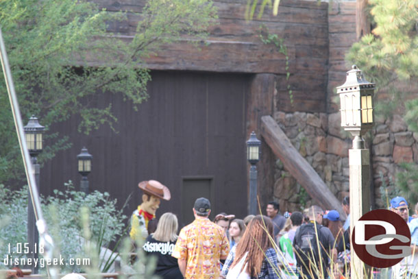 Woody was meeting guests near the entrance closer to Fantasyland today.. the last few times I spotted him he was at the other one.