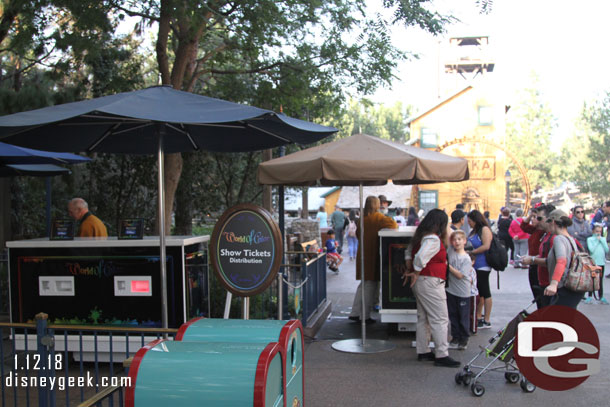 The cart to the left was used for World of Color. Still distributing Blue for the first show at 3:15pm