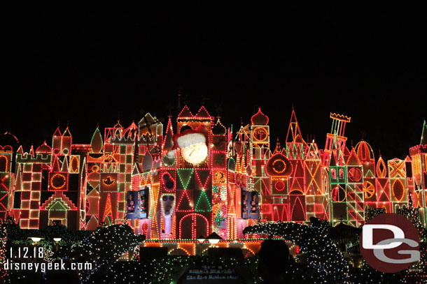 Small World holiday lit up this evening.  No quarter hour projection show though.