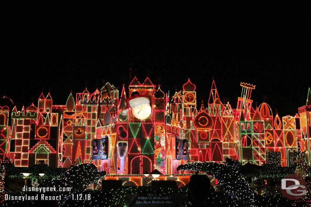 Small World holiday lit up this evening.  No quarter hour projection show though.