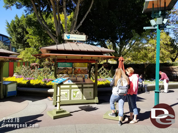 Odd no cast member at the DVC kiosk.. and guests were looking for one (I overheard them asking the kiosk next door)