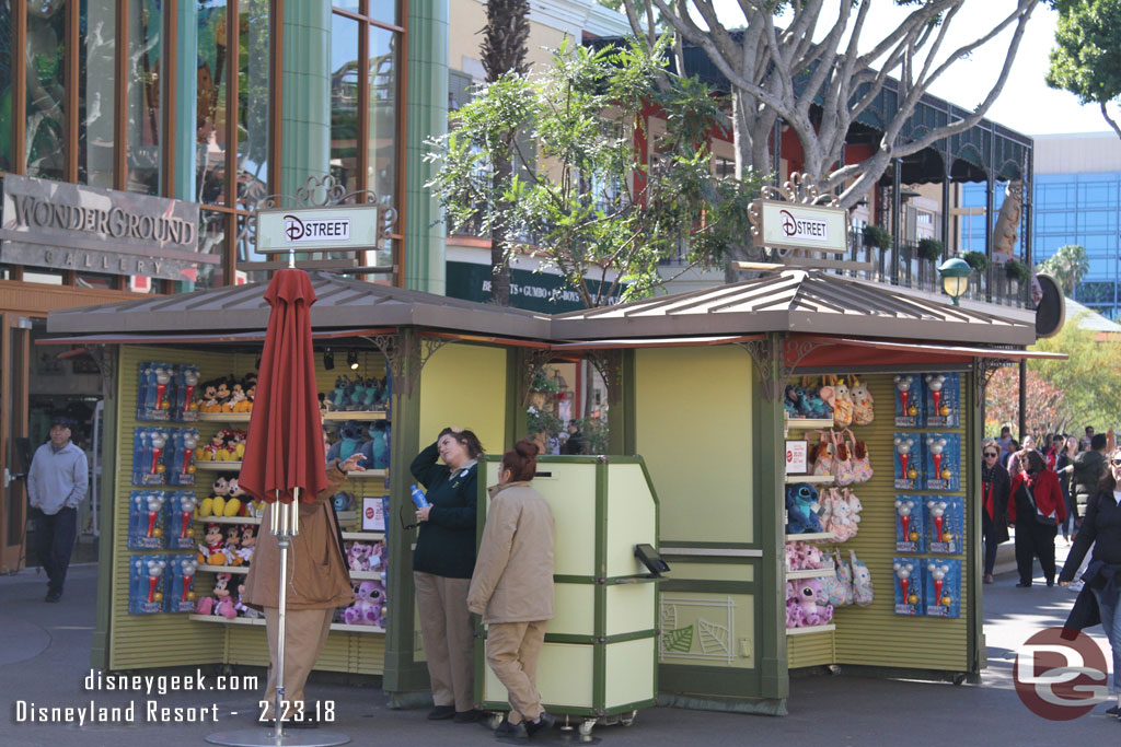 D-Street kiosks now have plus and wands only.