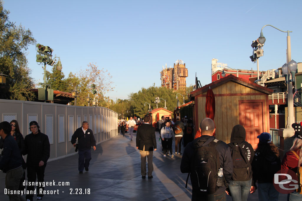 The parade route gets rather narrow with the Marketplaces and construction wall.