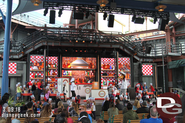 Chef Goofy is taking part in the Jr. Chef activities on the Hollywood Backlot Stage