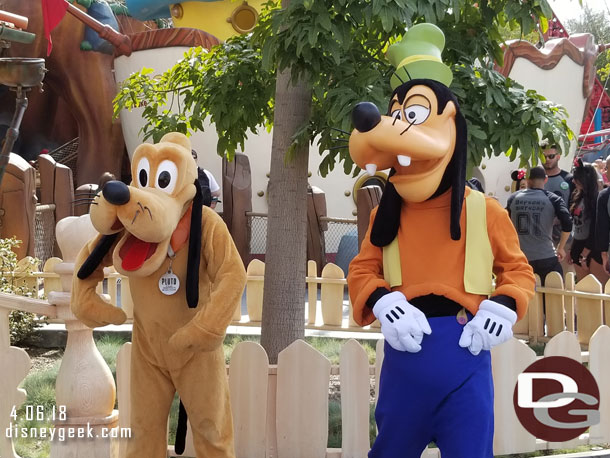 Pluto and Goofy hanging out in Toon Town