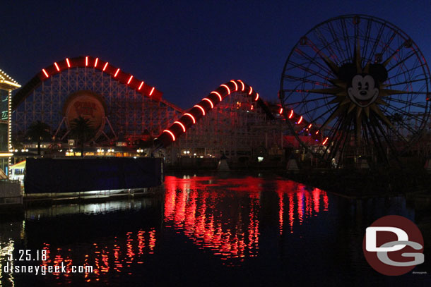 Back out to Paradise Park to check out the lights now that it is dark.