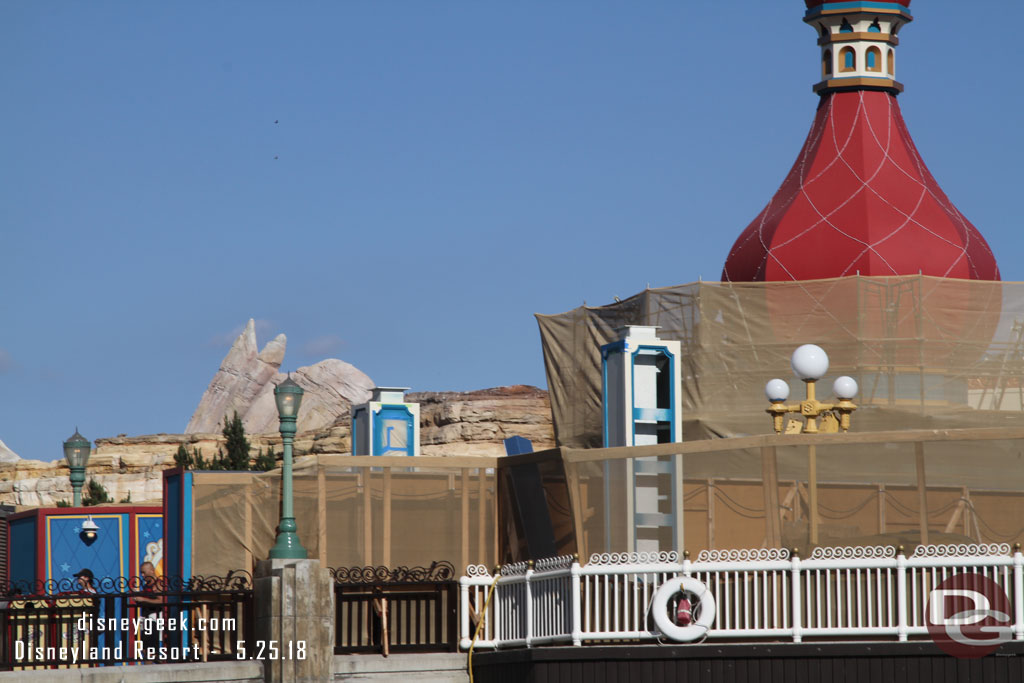 Support columns for the archway are now visible.