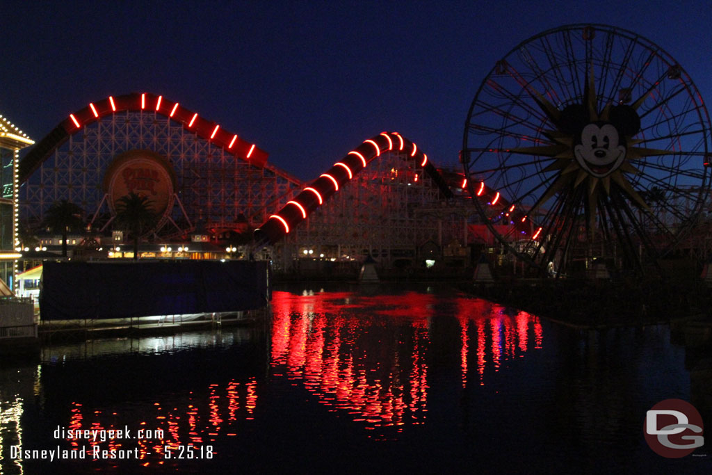 Back out to Paradise Park to check out the lights now that it is dark.