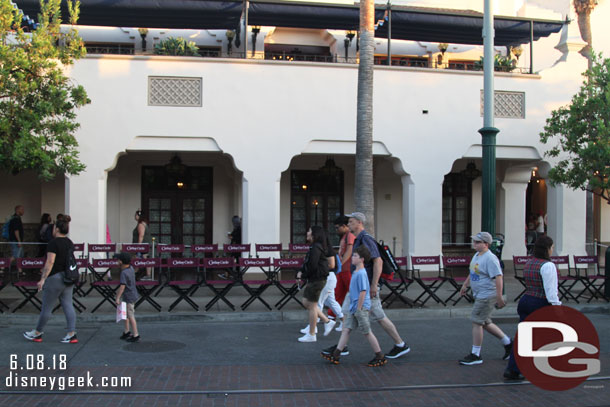 They span the block in front of the restaurant on Hollywood Blvd.