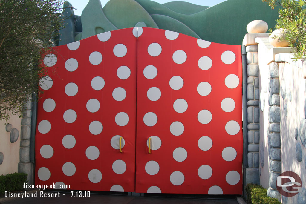 A ground level view of the gate.  It appears to be a canvas wrapping/covering the gate.