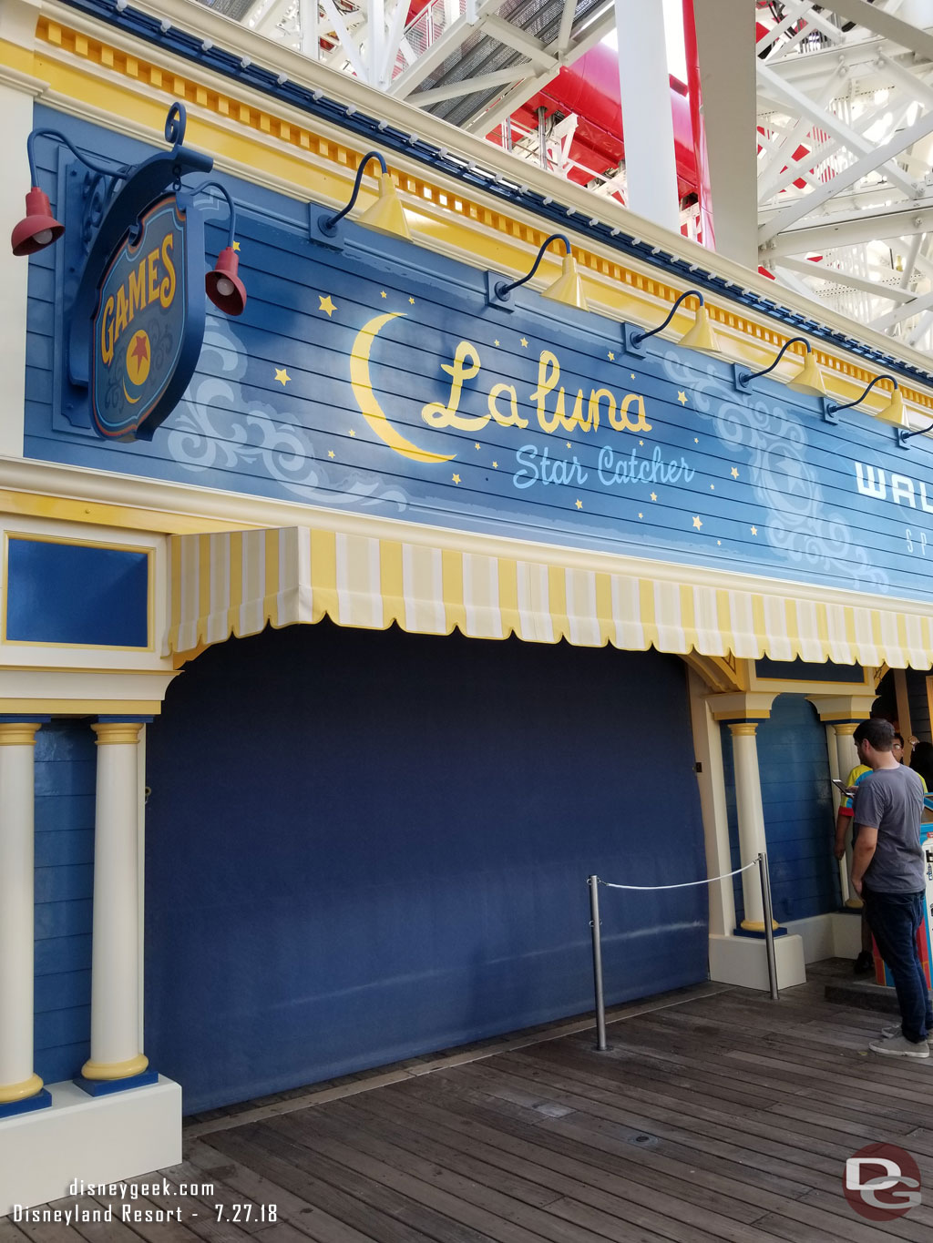 La luna Star Catcher was closed this afternoon.