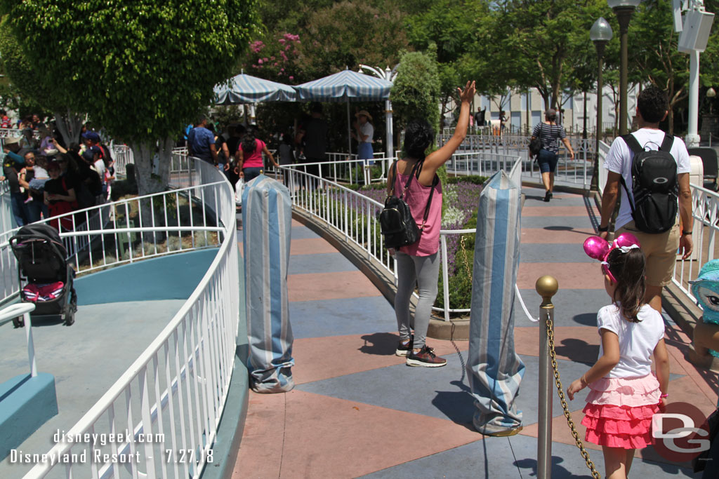 They pole scanners were not in use, they were using hand scanners under the umbrellas further along.