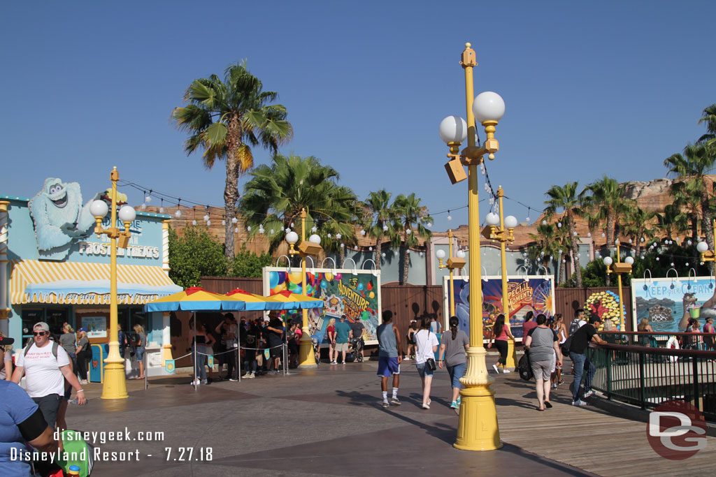 One of the shortest waits I have seen for the frosted treats.  Too hot to stand out in the sun and wait?  Or just a mild crowd today?