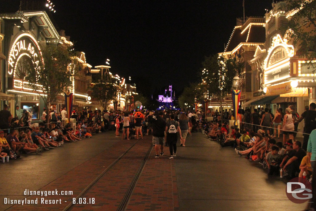 Found a spot for the fireworks at 9:10pm, 20 minutes until showtime.