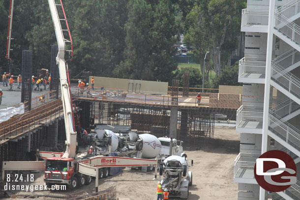 Here you can see the bridge connection in the back of the structure.