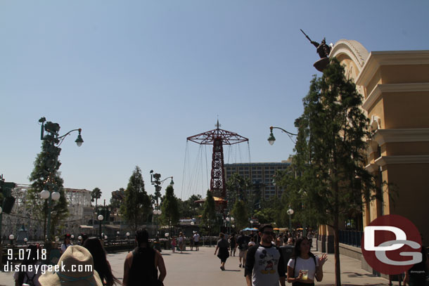 The rest of the large trees along the parade route have now been replaced with smaller ones.