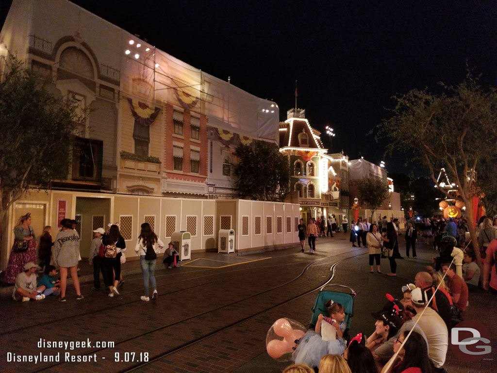 Arrived on Main Street about 30 minutes before Remember Dreams Come True fireworks.  A a lot of available space. Most guests were seated on the curbs to relax and wait.