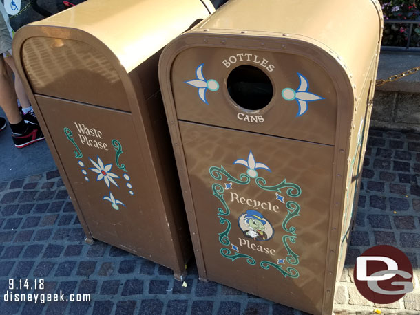 For comparison the regular Fantasyland trashcans.