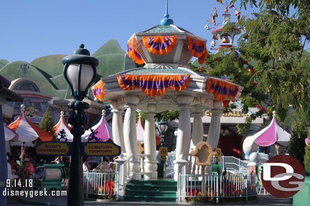 Taking a look around Toon Town.