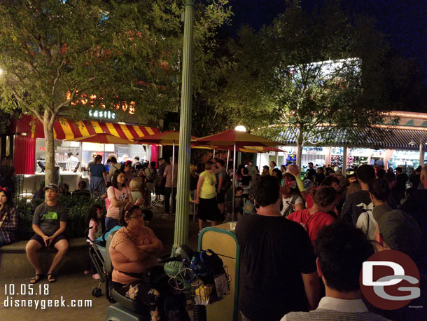 7:10pm the Corn Dog Castle queue spilled out to the parade route.