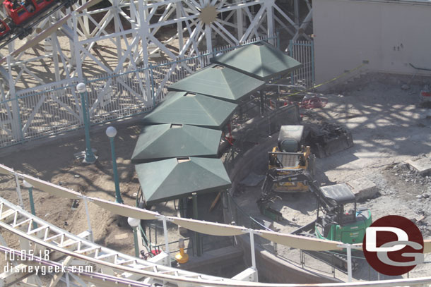 The site for the Inside Out Emotional Whirlwind looks to be mostly cleared now.  Looks like the old queue will stay.