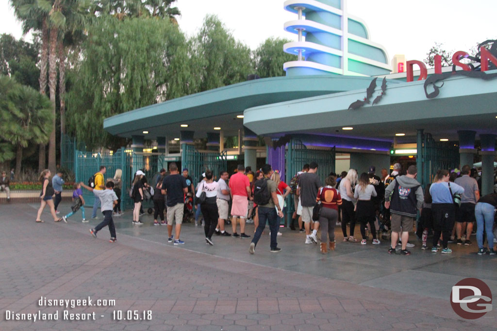 Surprised to find almost no line to enter DCA at 6:30pm.  Partially because they had almost every turnstile open.