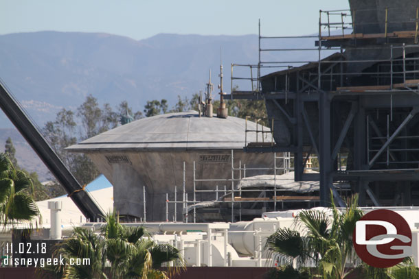 A closer look at the building in the middle