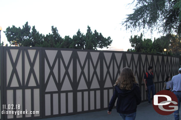 A wall up on the sub lagoon side of the walkway around the look out area.