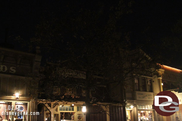 The Halloween tree decorations are gone from Frontierland.