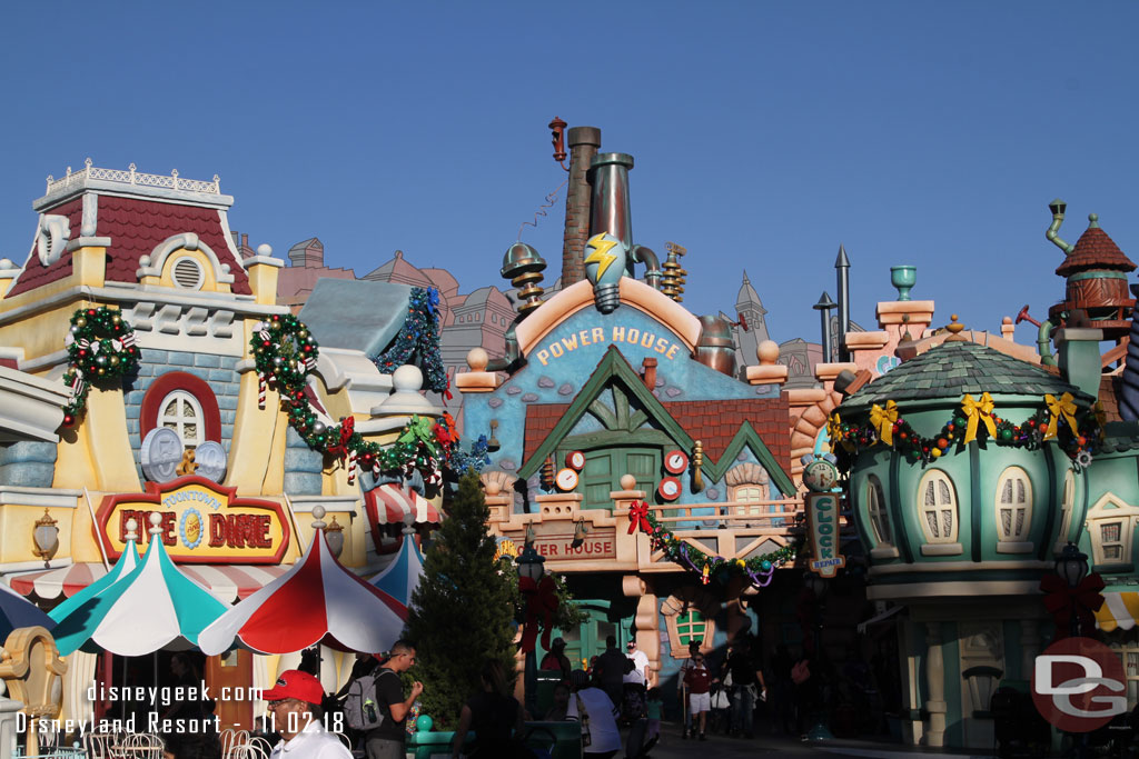 The toons have decorated Toontown already.