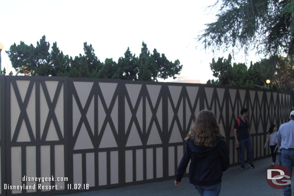 A wall up on the sub lagoon side of the walkway around the look out area.