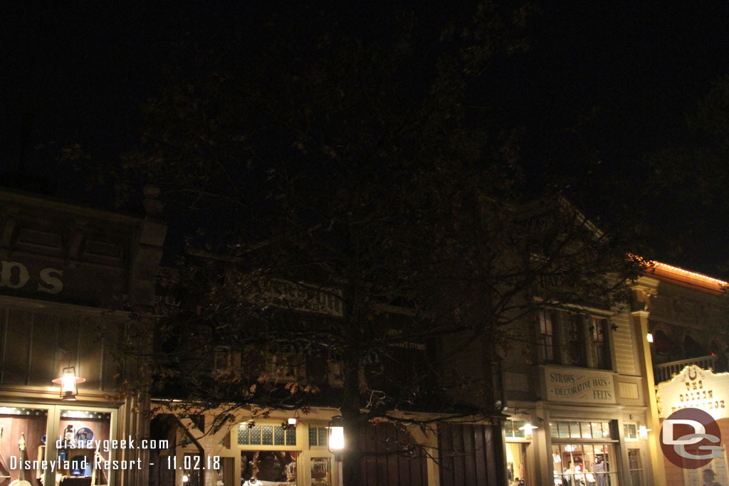 The Halloween tree decorations are gone from Frontierland.