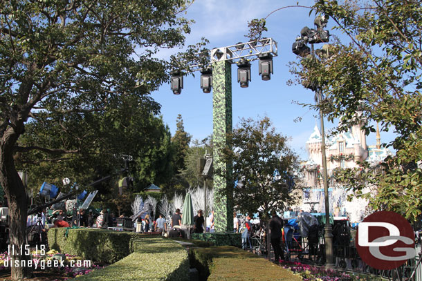 Circling back through the hub after grabbing FastPasses for small world for the group.